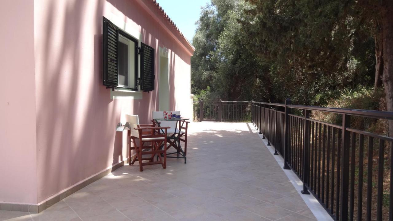Victoria'S Summer House Lixouri Exterior photo
